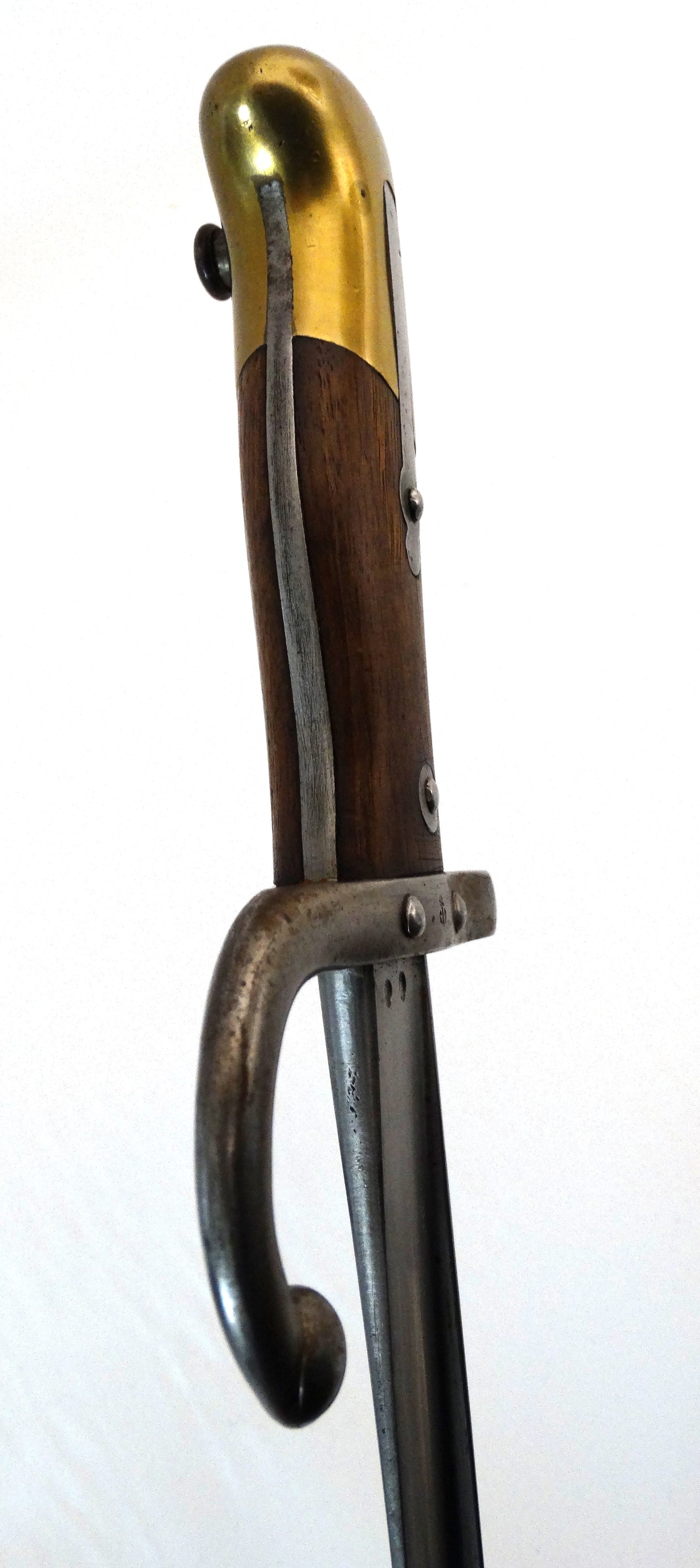 Baïonnette Gras Modèle 1874 – Infanterie de Marine — Monomatricule.
Zoom sur poignée vue de face.