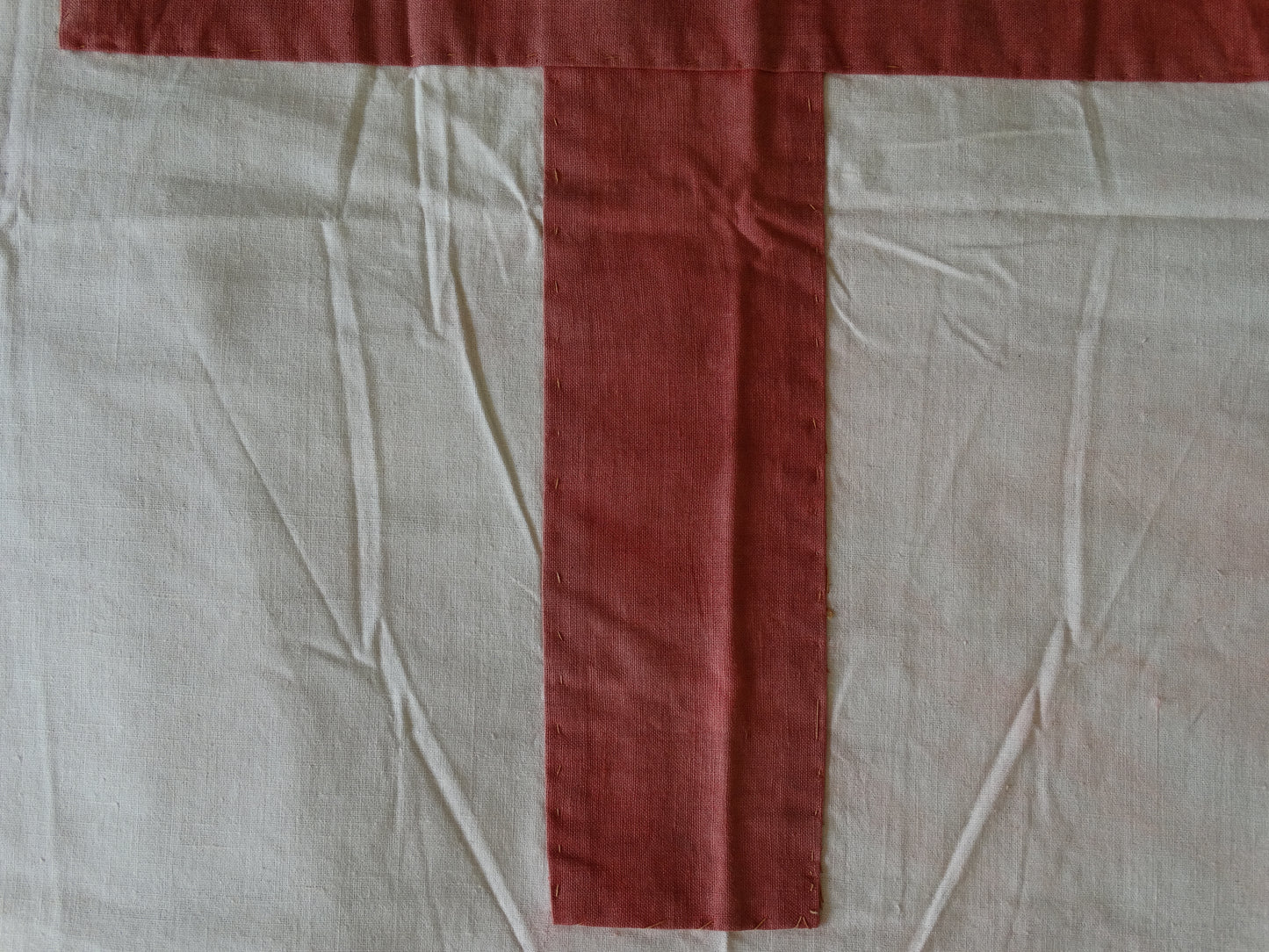 Drapeau France Libre tricolore – Croix de Lorraine cousue 195×135 cm .
zoom croix de lorraine coté recto.