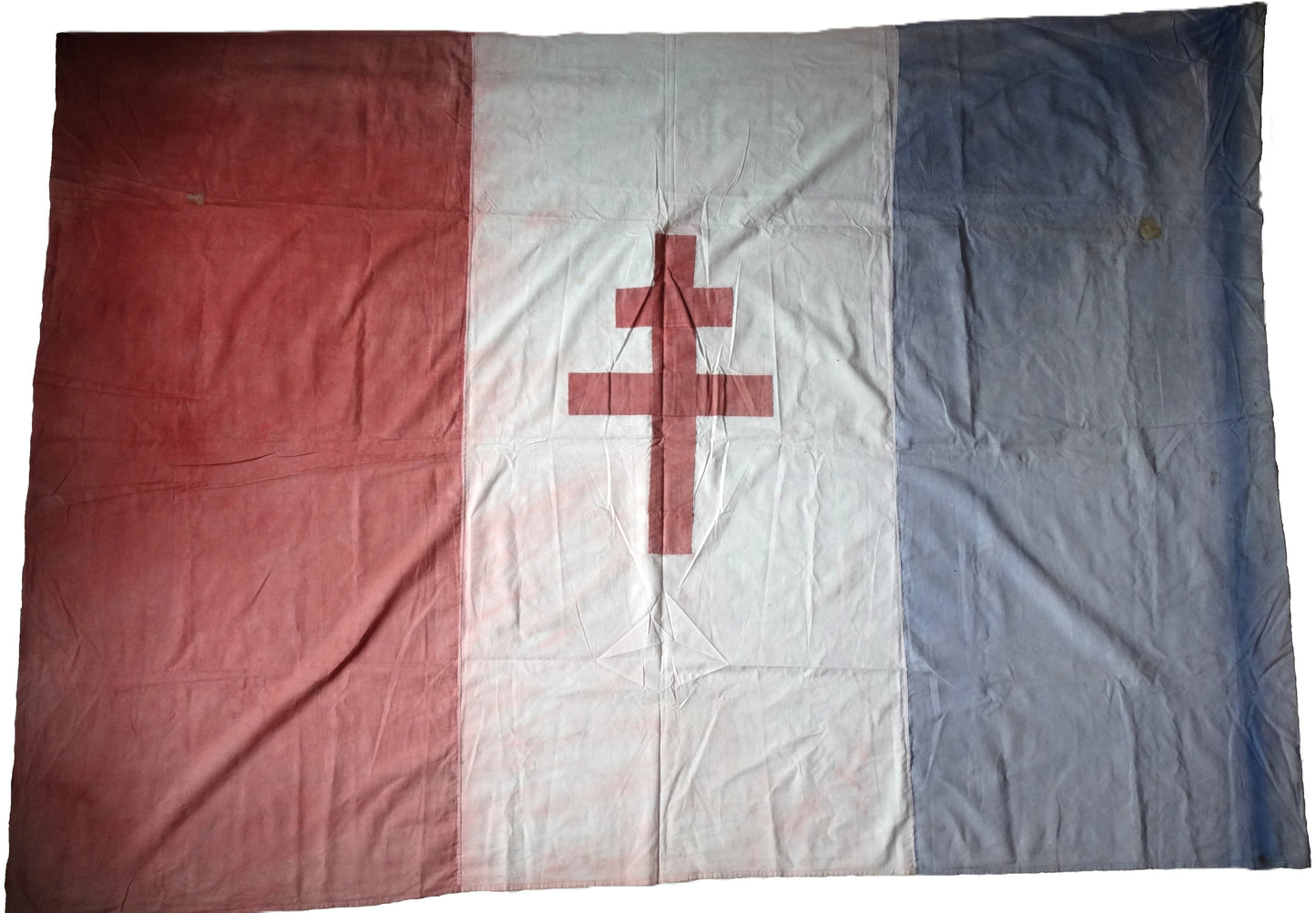 Drapeau France Libre tricolore – Croix de Lorraine cousue 195×135 cm .
Vue intégrale coté verso.