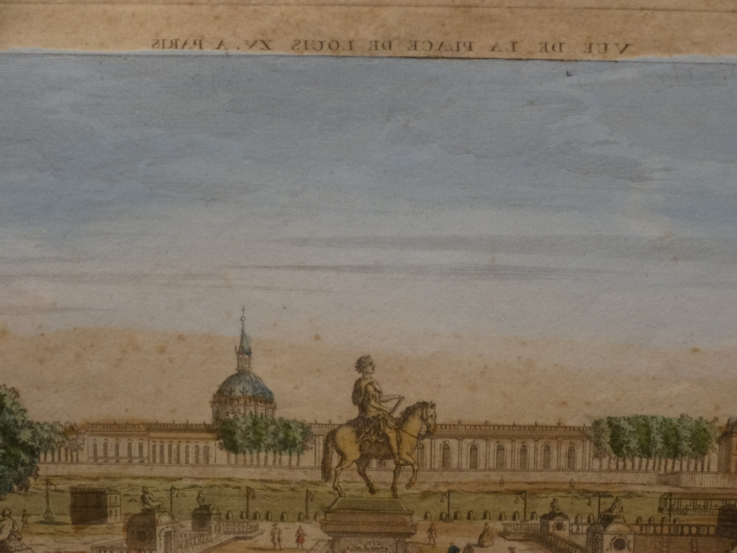 Estampe ancienne : « Vue perspective de la Place Louis XV en entrant par la Porte Saint-Honoré à Paris » zoom légende haute.