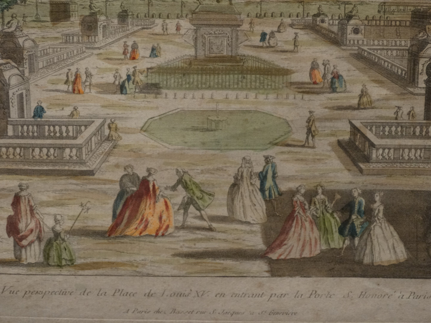 Estampe ancienne : « Vue perspective de la Place Louis XV en entrant par la Porte Saint-Honoré à Paris » zoom légende basse.