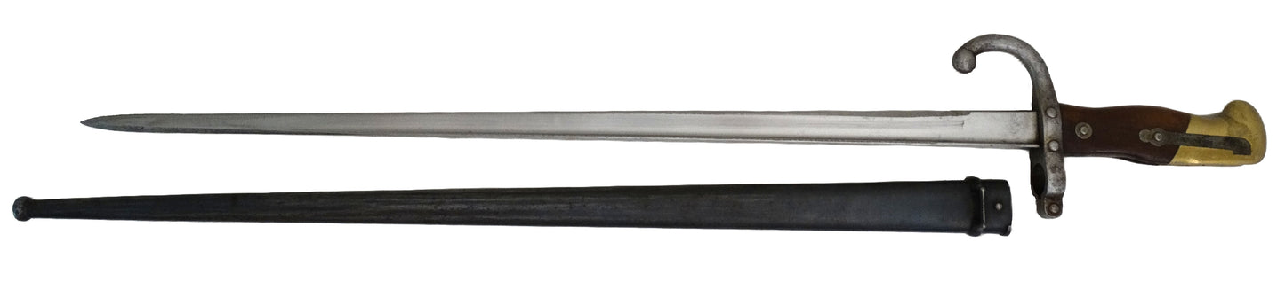 Fabrication autrichienne - Baïonnettes Gras modèle 1874 - Usine de STEYR 1879. Coté droit et son fourreau.