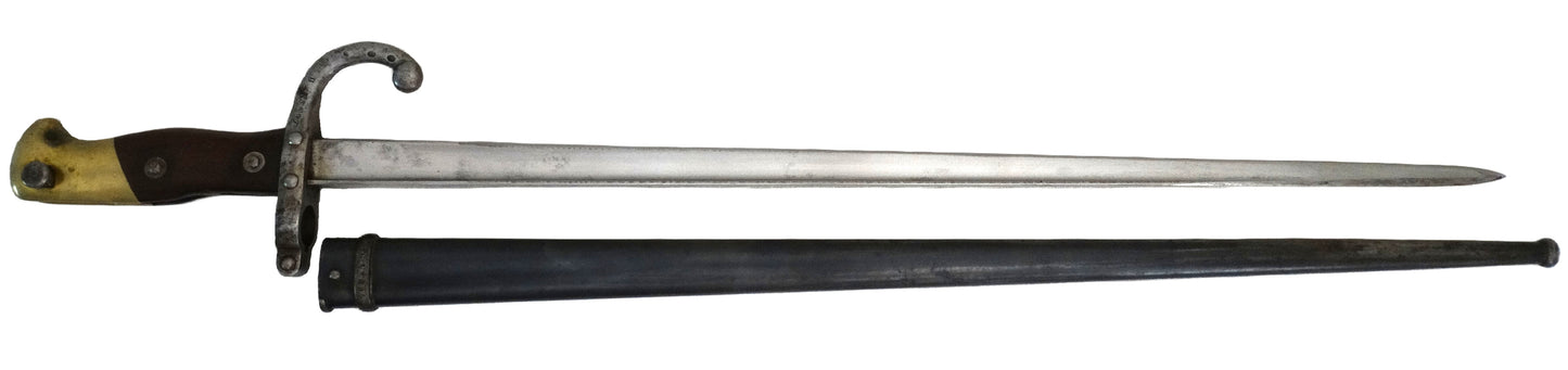 Fabrication_autrichienne_-_Baionnette_Gras_modele_1874_-_Usine_de_STEYR_1879. Coté gauche et son fourreau.