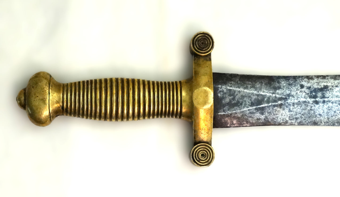 Glaive d’infanterie Modèle 1831 – sans fourreau, sans marquage, authentique.
Poignée laiton 26 cannelures coté droit.