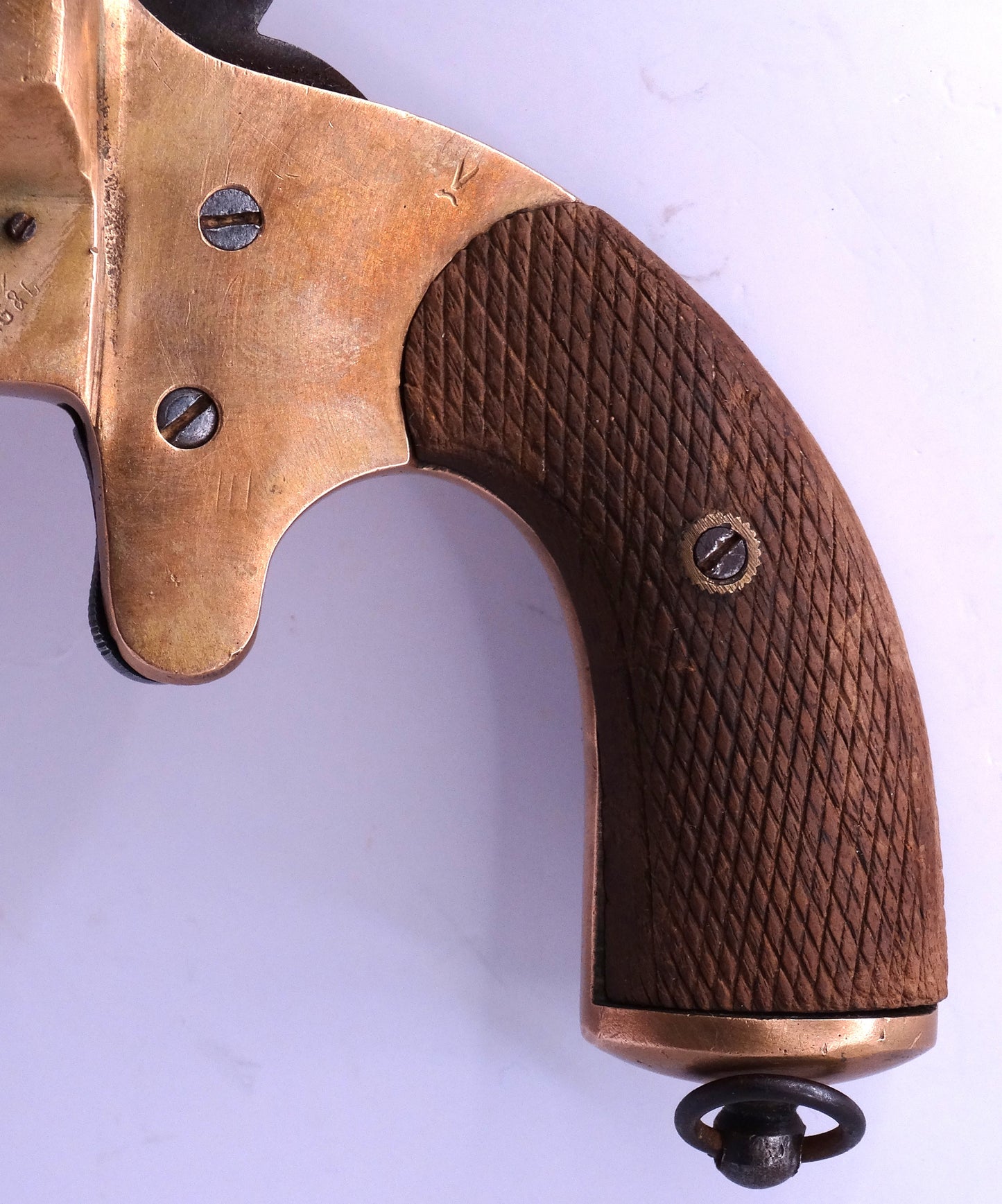 Pistolet lance-fusée Chobert 1917 | GG & Cie Saint-Étienne.
Zoom sur plaquette face B