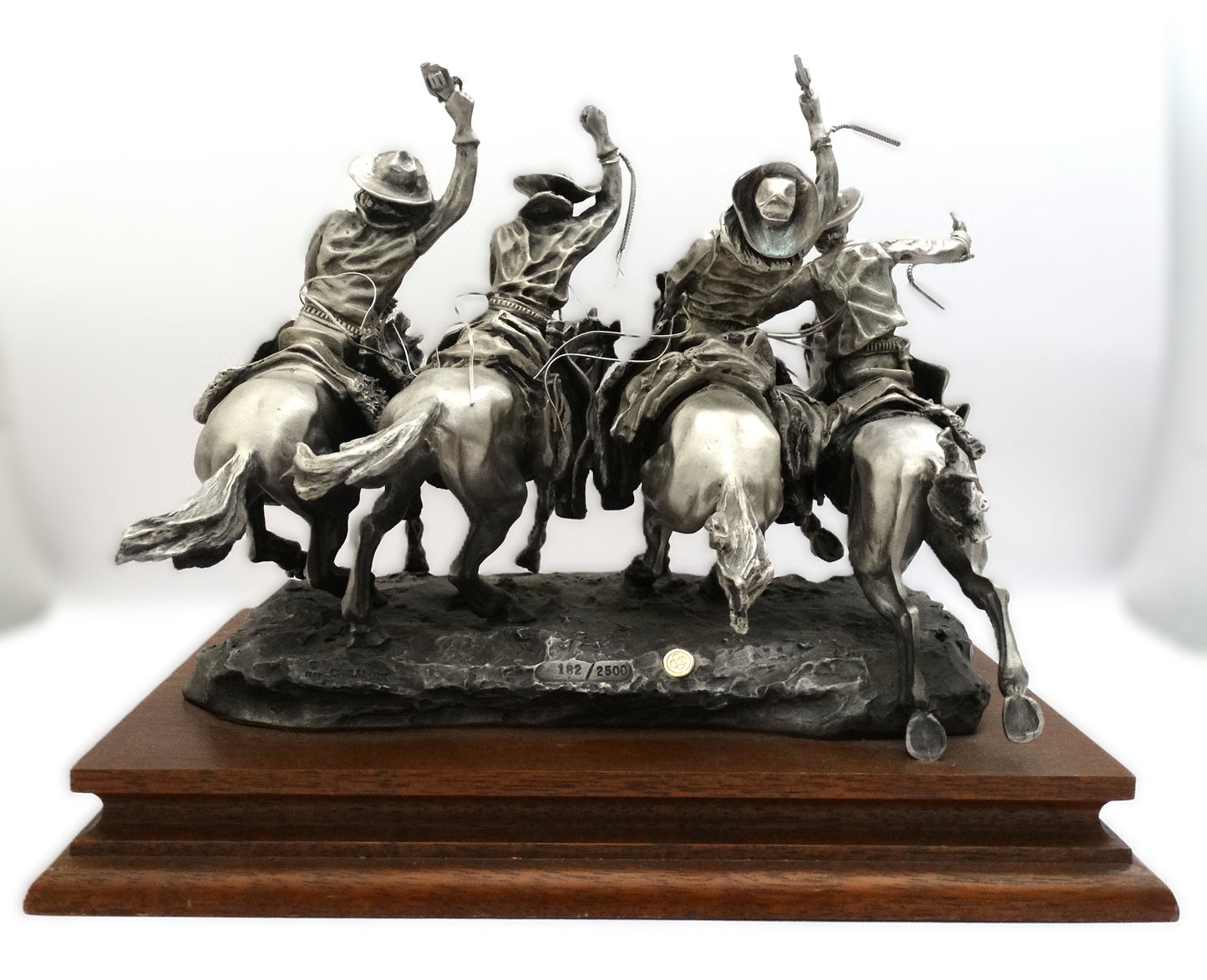 Sculpture “Coming Through the Rye” d’après Frédéric Remington – Édition limitée.
Vue arrière intégrale.