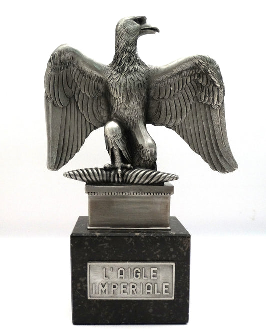 Aigle impériale- Les étains du prince.
Vue intégrale de face.