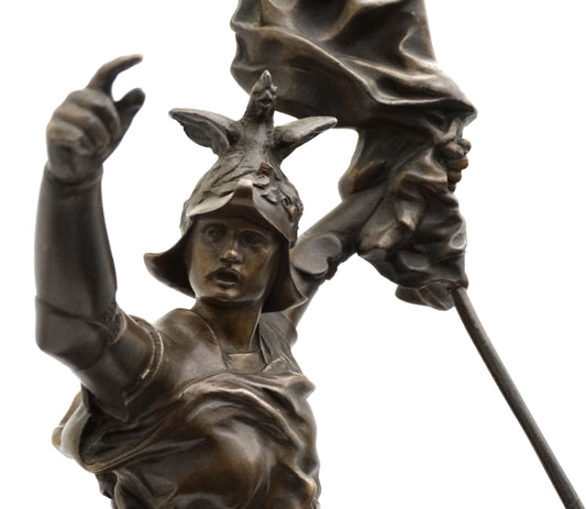 Allégorie « Victoire sur la Prusse » sculpture bronze Emmanuel Hannaux.
Zoom de face.