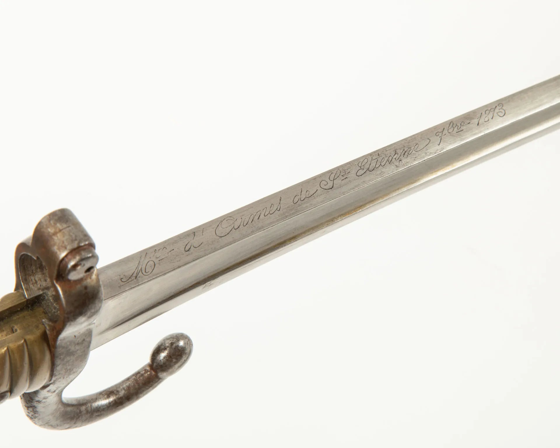 Baïonnette Chassepot 1866 Saint-Étienne 1876 | Fourreau monomatricule.
Zoom sur marquage plat de lame