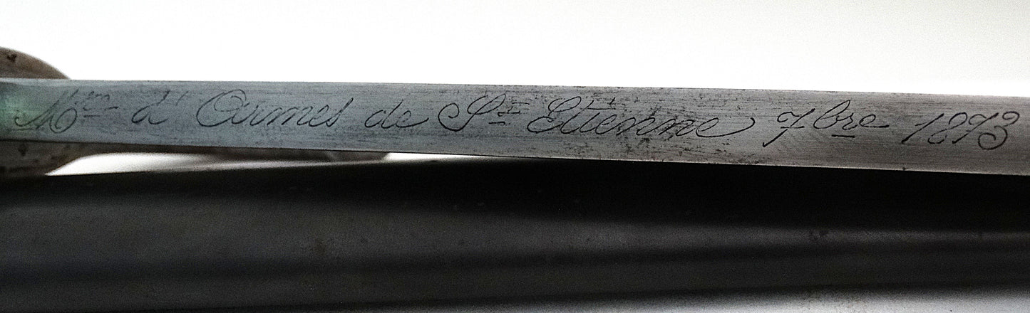 Baïonnette Chassepot 1866 Saint-Étienne 1876 | Fourreau monomatricule.
Zoom sur marquage plat de lame