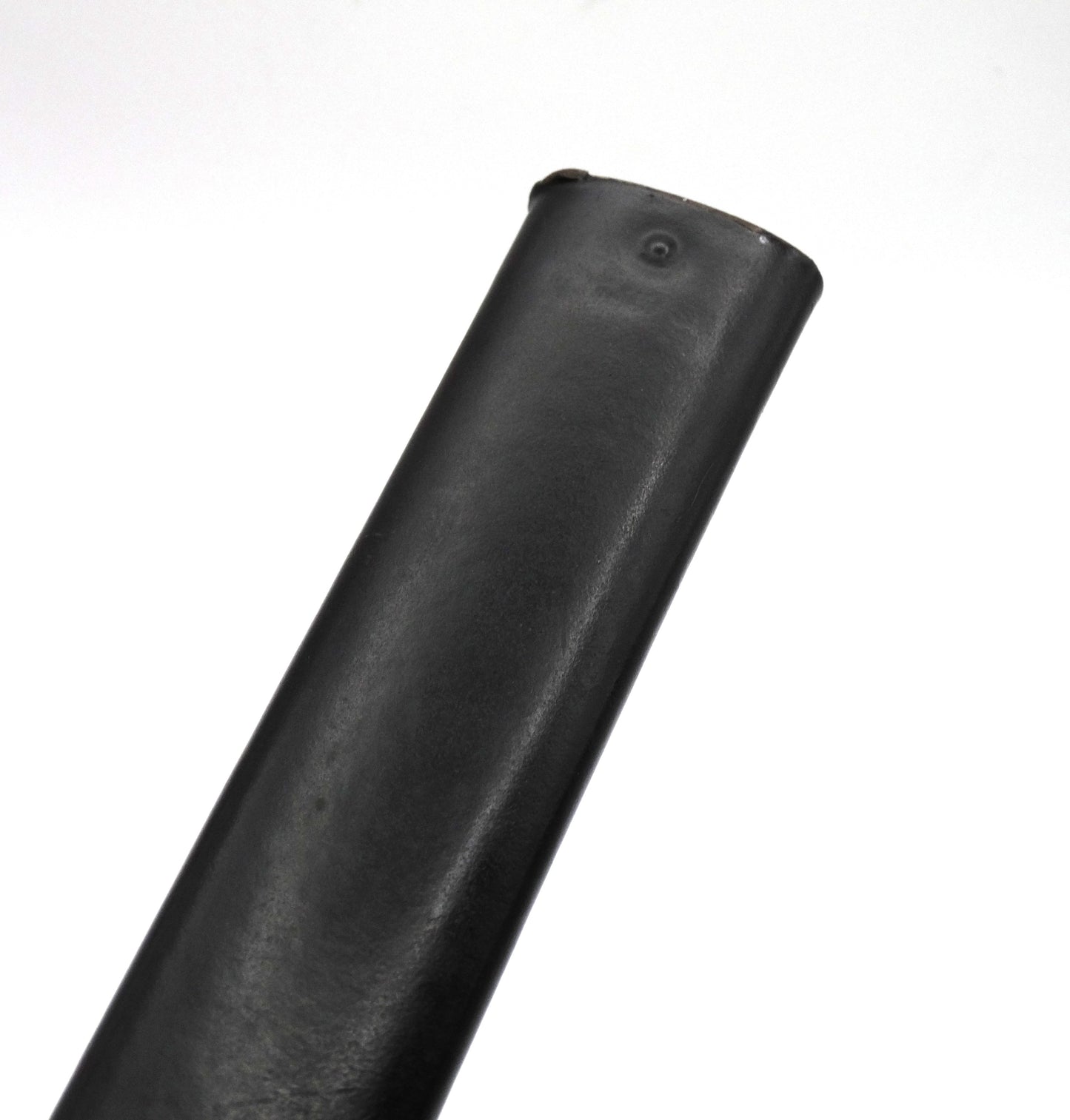 Baïonnette Chassepot Modèle 1866 – Second Empire. Zoom sur partie du fourreau repeint. 