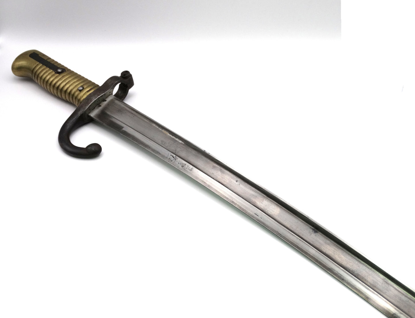 Baïonnette Chassepot Modèle 1866 – Second Empire. Vue artistique.