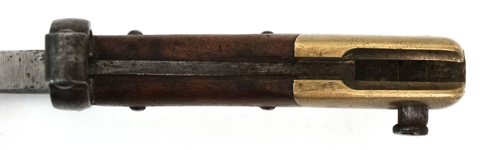 Baïonnette Gras Modèle 1874 avec fourreau Monomatricule.
Zoom sur manche face C.