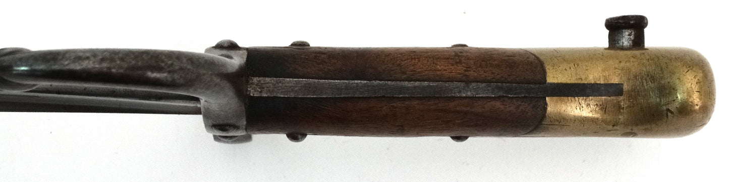 Baïonnette Gras Modèle 1874 avec fourreau Monomatricule.
Zoom sur manche face D.