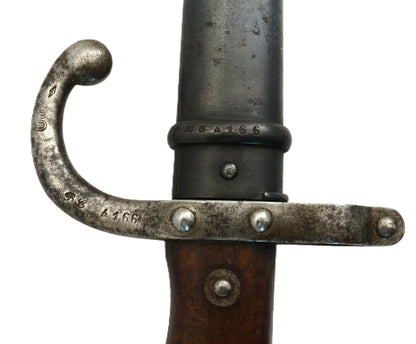 Baïonnette Gras modèle 1874 Marine mono matricule. Zoom sur quillon et fourreau, multiple poinçons et  et numéro  de série, monomatricule.