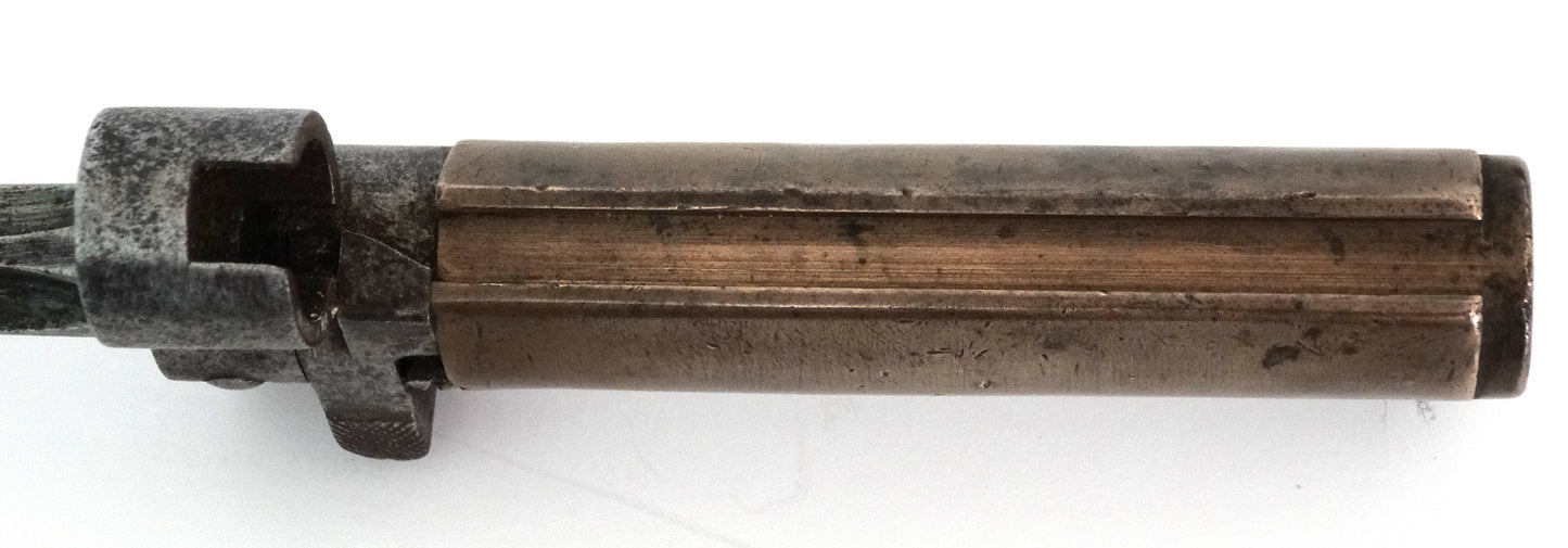 Baïonnette Lebel « Rosalie » – Modèle 1886-15 avec fourreau.
Zoom manche rail de fixation.