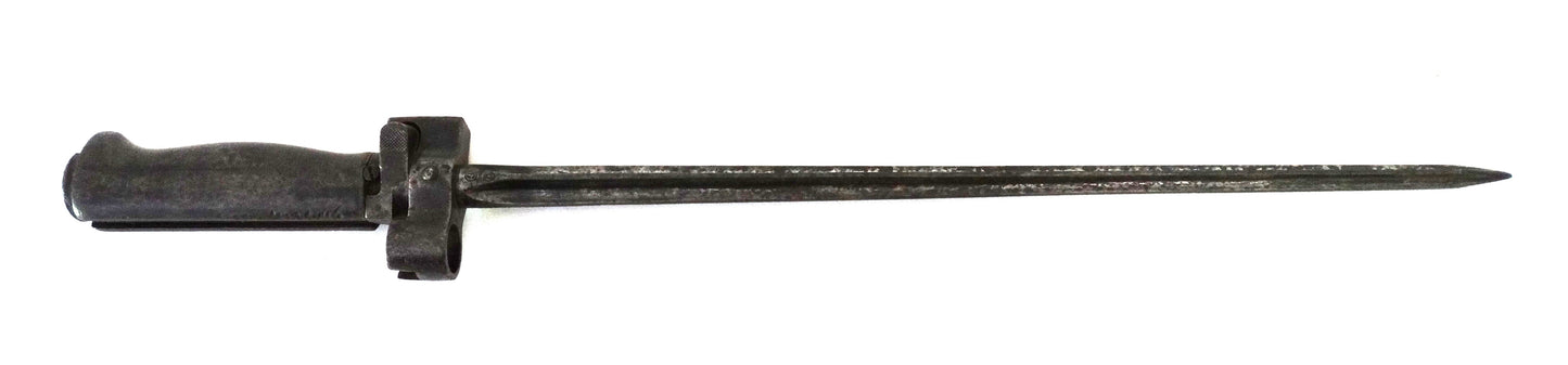 Baïonnette Lebel Rosalie Raccourcie Lame 33 cm – Manche Maillechort – Marquage J G.
Vue intégrale coté gauche.