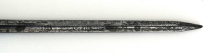 Baïonnette Lebel Rosalie Raccourcie Lame 33 cm – Manche Maillechort – Marquage J G.
Zoom sur pointe lame B.
