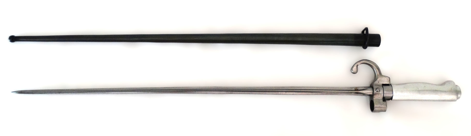 Baïonnette Rosalie Réplique Moderne – Modèle 1886/1915 WW1.
Vue intégrale coté droit.
