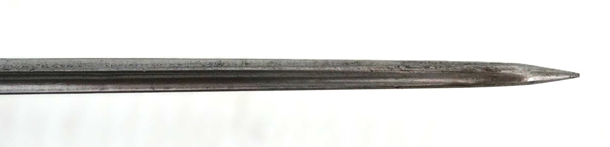 Baïonnette Rosalie Réplique Moderne – Modèle 1886/1915 WW1.
Zoom sur pointe.