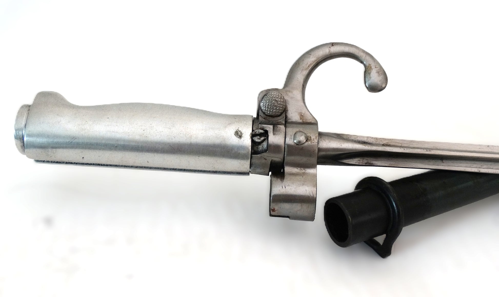 Baïonnette Rosalie Réplique Moderne – Modèle 1886/1915 WW1 .
Zoom sur manche.