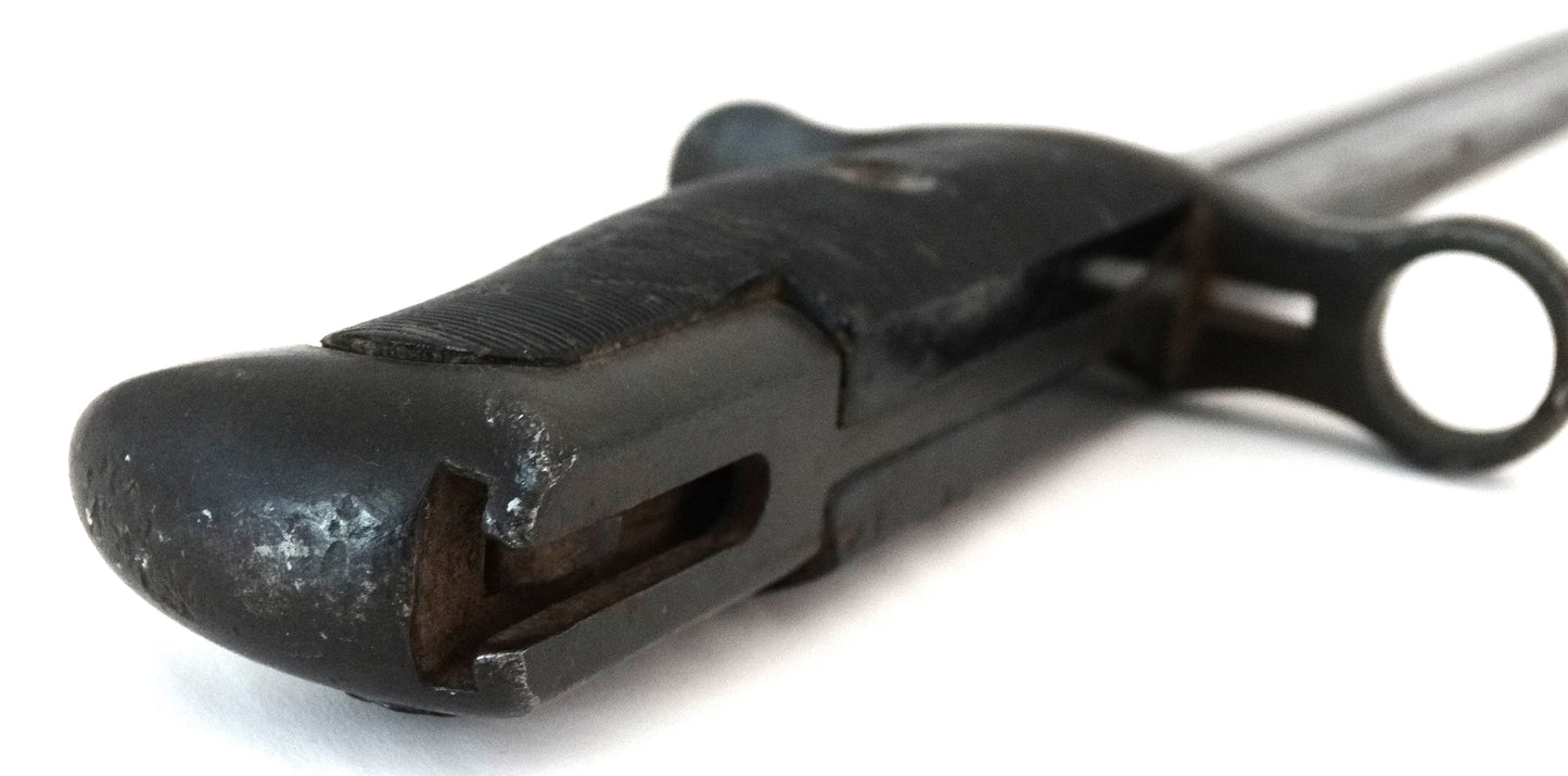 Baïonnette US M1905E1 Raccourcie pour M1 Garand | WW2 Originale.
Zoom 3/4 sous manche 