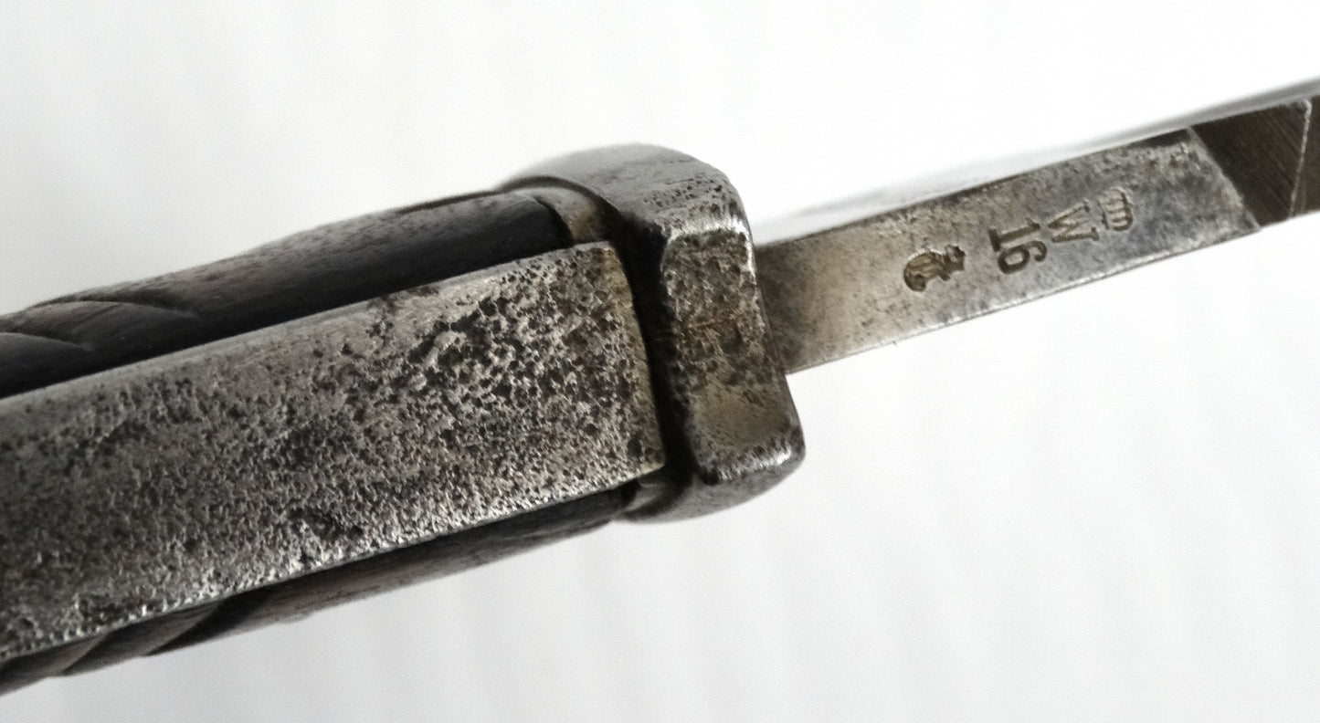 Baïonnette allemande S98/05 à dents de scie – Hammesfahr 1916 – WW1.
Zoom sur marquage plat de lame.