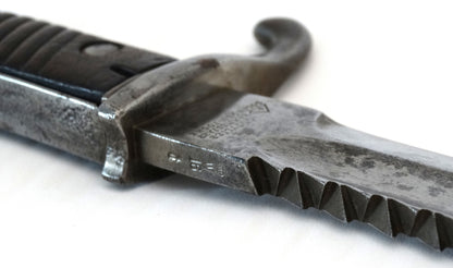 Baïonnette allemande S98/05 à dents de scie – Hammesfahr 1916 – WW1.
Zoom sur marquage de lame.