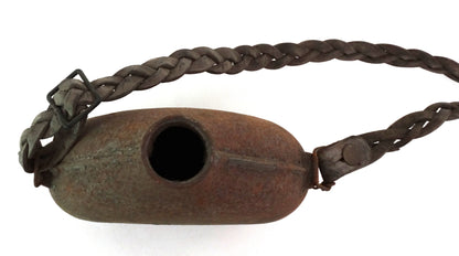 Bidon / Gourde Modèle 1935 – Avec Sangle Tressée.
Vue intégrale du dessus.