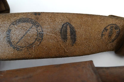 Brelage complet MAS-36 cuir.
Zoom sur tampons ceinturon.