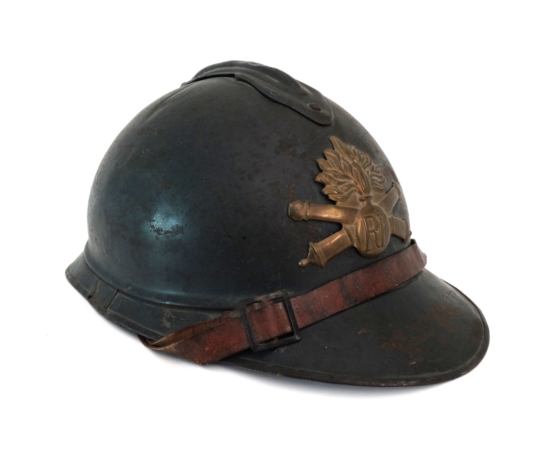 Casque Adrian 1915 Artillerie – Attribut Laiton – Intérieur Bleu Horizon Original – WW1.
Vue 3/4 face.