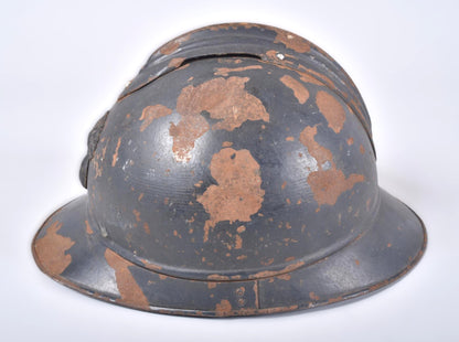 Casque Adrian M15 Infanterie – Coque taille B | 14-18.
Vue intégrale face D