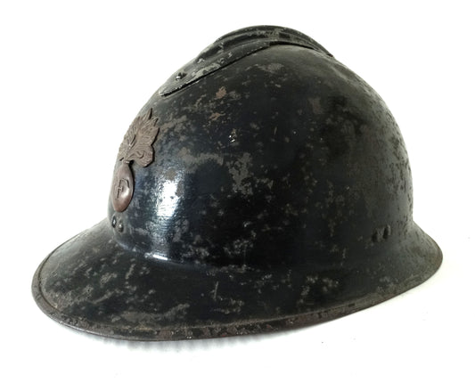 Casque Adrian Mle 1926 Infanterie – Attribut Arme Infanterie.
Vue intégral 3/4 face.