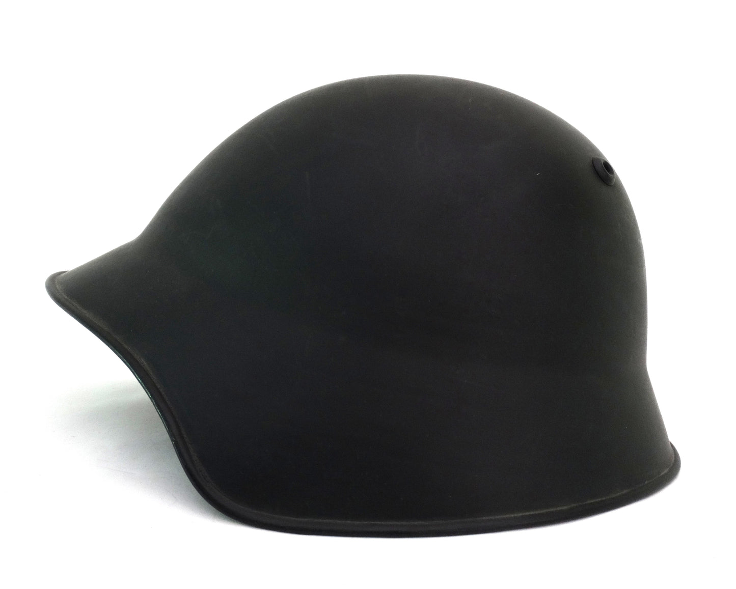  Casque Suisse Modèle 1840 – Coque Acier Noire.
Vue intégrale coté gauche.
