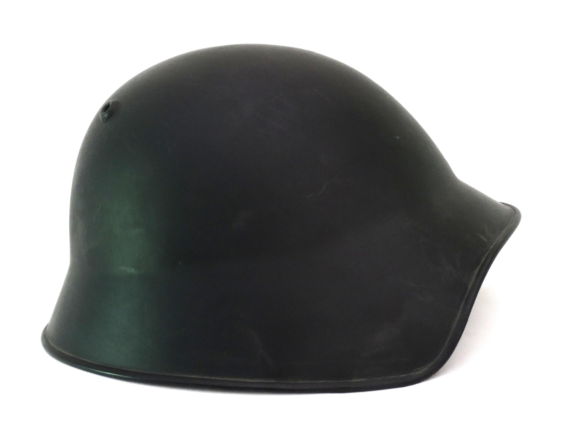  Casque Suisse Modèle 1840 – Coque Acier Noire.
Vue intégrale coté droit.