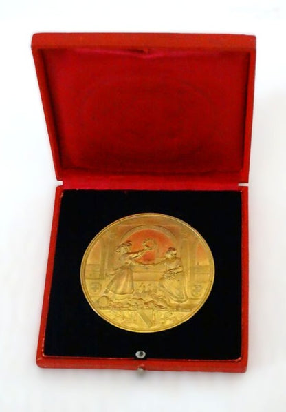 Coffret Medaille pour service rendu - Restauration militaire - Strasbourg 1900.
Vue intégrale dans coffret