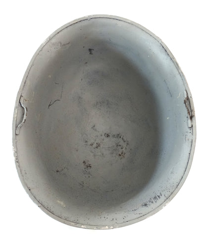 Coque Casque Français M51 Blanc Gris – Militaria Armée Française.
Vue intérieur.