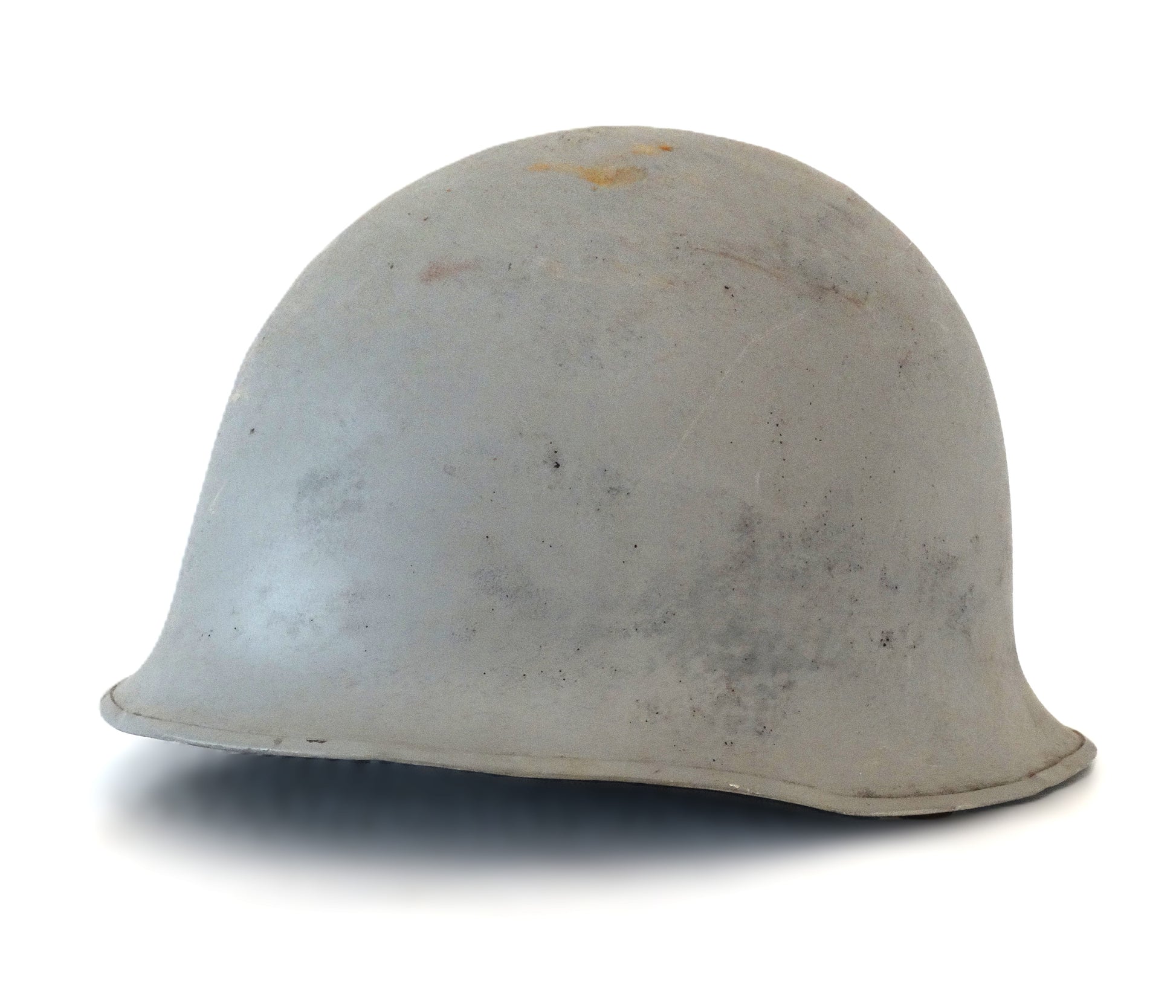Coque Casque Français M51 Blanc Gris – Militaria Armée Française.
Vue 3/4 face.