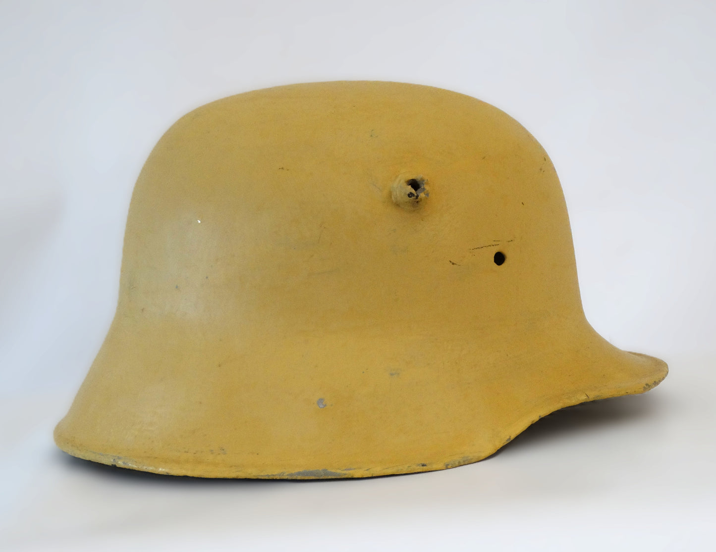 Coque de Casque Allemand M1916 – Stahlhelm WW1 – Vue intégrale coté droit.