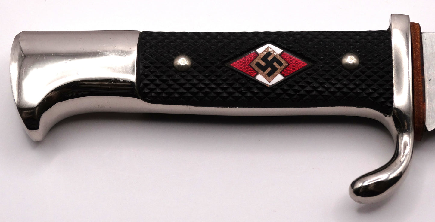 Couteau Hitlerjugend HJ 1933 Authentique H. & F. Lauterjung Solingen – Blut und Ehre.
Zoom sur manche face A.