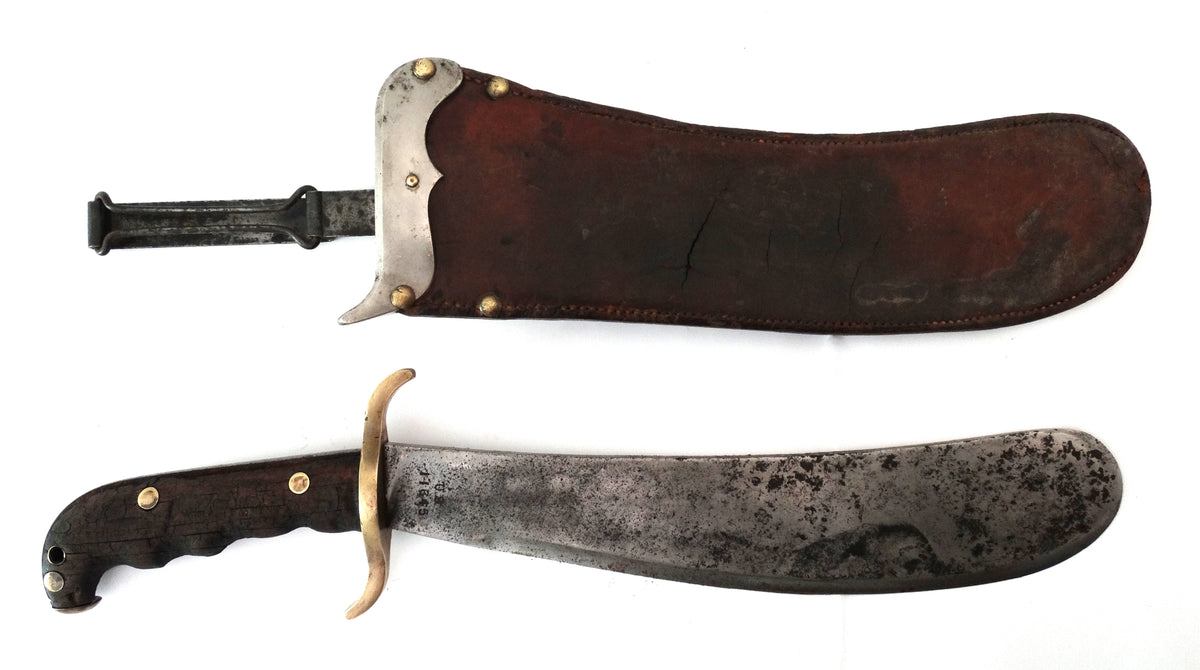 Couteau Hospital Corps M1905 | Springfield Armory USA.
Vue intégrale hors fourreau face A