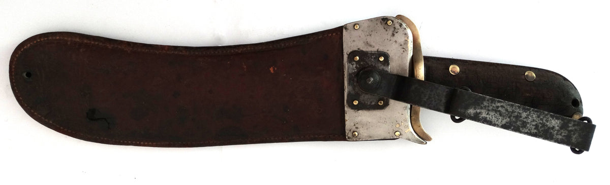 Couteau Hospital Corps M1905 | Springfield Armory USA.
Vue intégrale dans fourreau face B