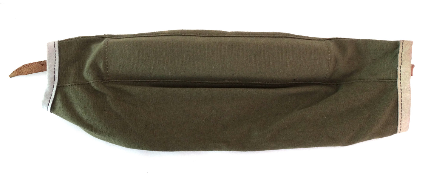 Couvre-Culasse Fusil MAS 36 – Original Armée Française.
Vue intégrale de dos.