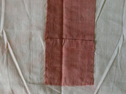 Drapeau France Libre tricolore – Croix de Lorraine cousue 195×135 cm .
Zoom croix de lorraine avec coutures coté verso.