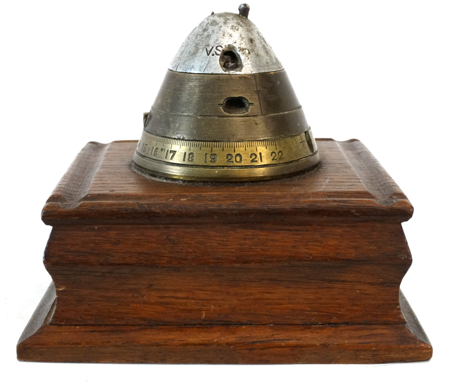 Encrier Trench Art WW1 – Fusée 75mm Modèle 1899/1915 Datée 1917.
Vue de dos.