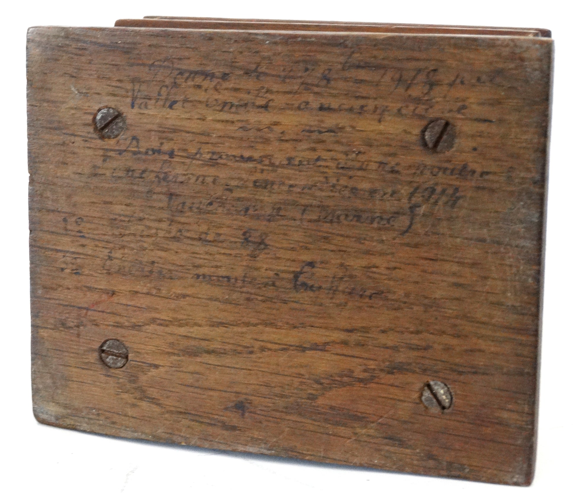 Encrier Trench Art WW1 – Fusée 75mm Modèle 1899/1915 Datée 1917.
Vue du dessous.
