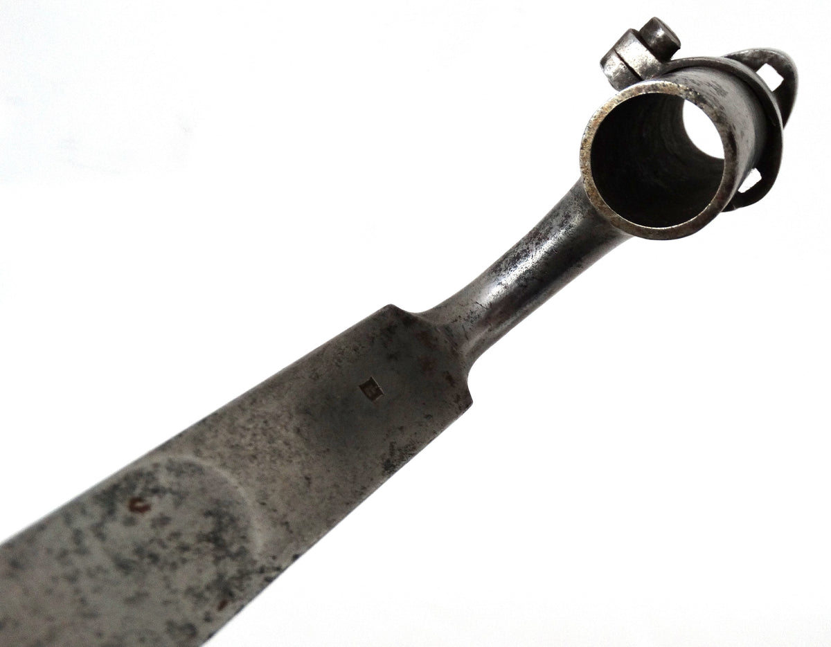 Baïonnette à Douille Modèle 1822 - 53 cm.
Zoom sur douille et marquage 2