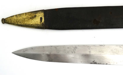 Glaive d’infanterie modèle 1831 – Arme de collection française authentique.
Zoom pointe glaive et  fourreau.
