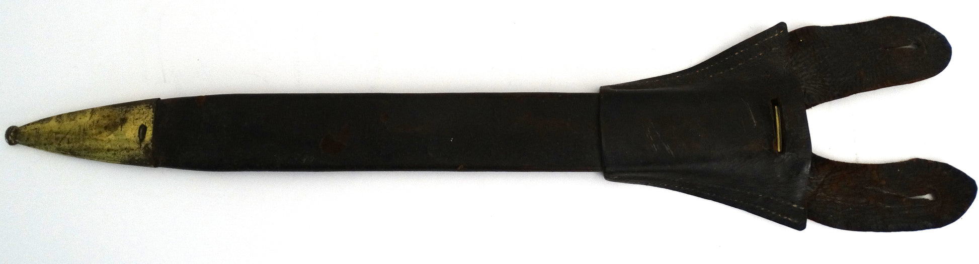 Glaive d’infanterie modèle 1831 – Arme de collection française authentique.
Vue intégrale fourreau coté recto.