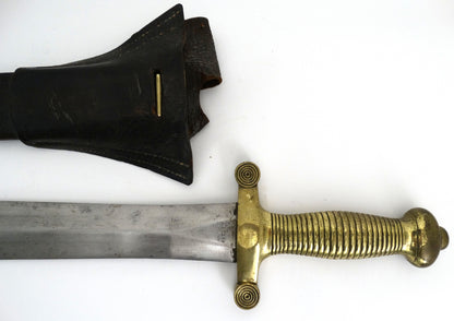 Glaive d’infanterie modèle 1831 – Arme de collection française authentique.
Vue sommaire glaive et son fourreau.
